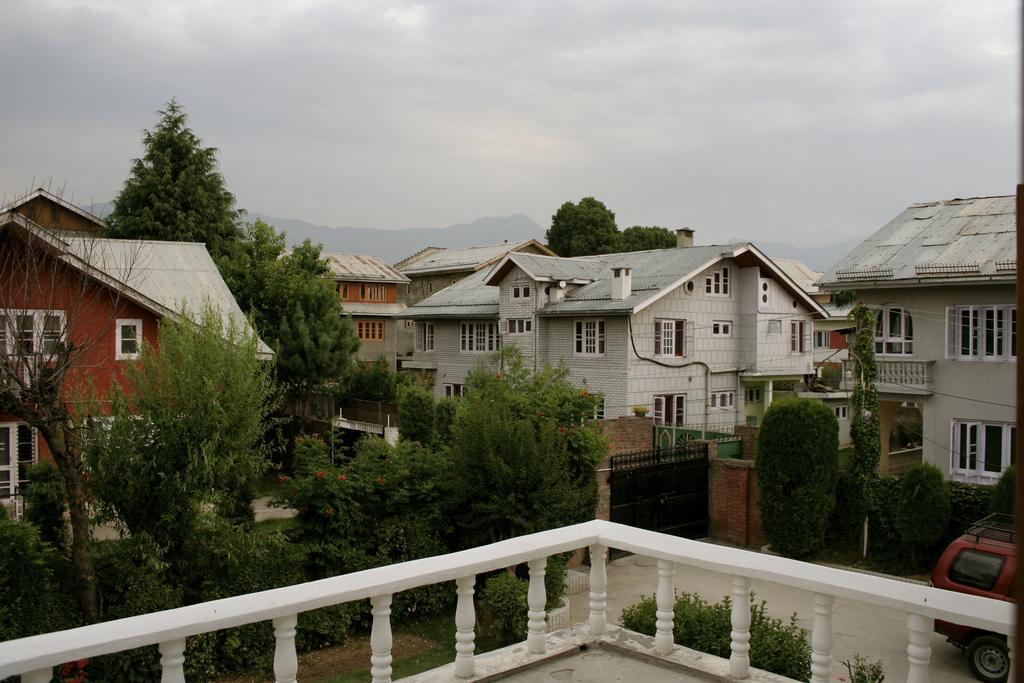 Jeelani Guest House Srinagar  Exterior photo
